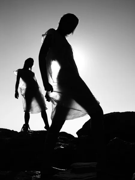 Two female silhouettes — Stock Photo, Image