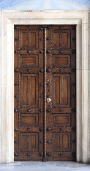 古色古香的东正教教堂门 — 图库照片