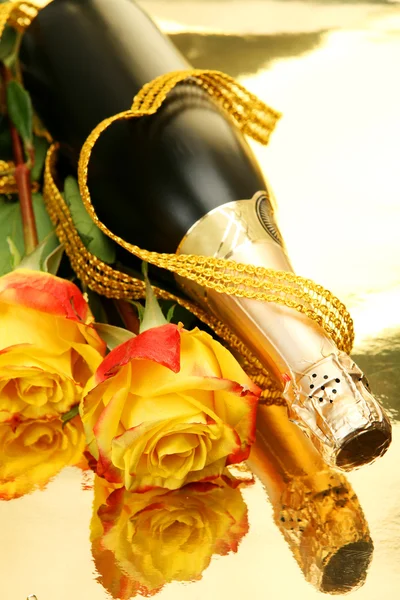 Champagne and roses — Stock Photo, Image