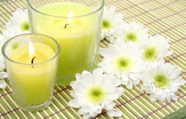 Candles and flowers — Stock Photo, Image