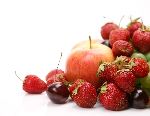 Ripe fruit and berries — Stock Photo, Image