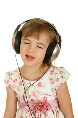 Kız kulaklık müzik dinleme.