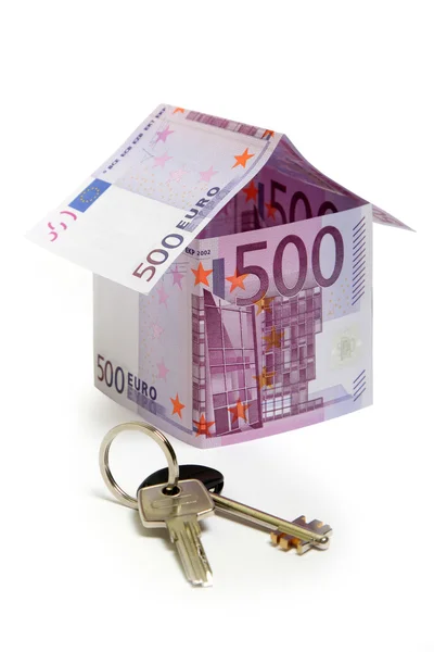 Het huis gemaakt van 500 euro-bankbiljetten — Stockfoto