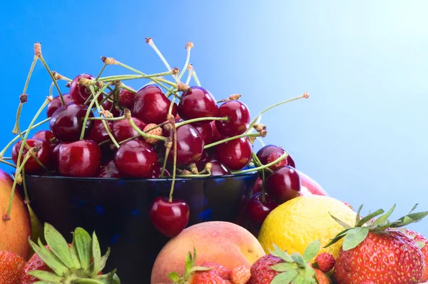 Fruit on plate — Stock Photo, Image