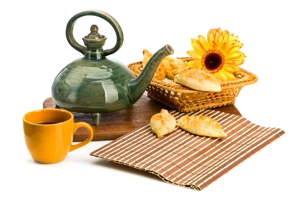 Çörek ve çay natürmort — Stok fotoğraf