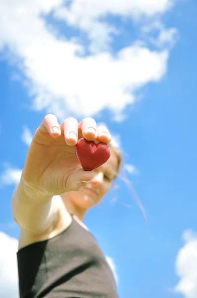 Srdce v rukou — Stock fotografie