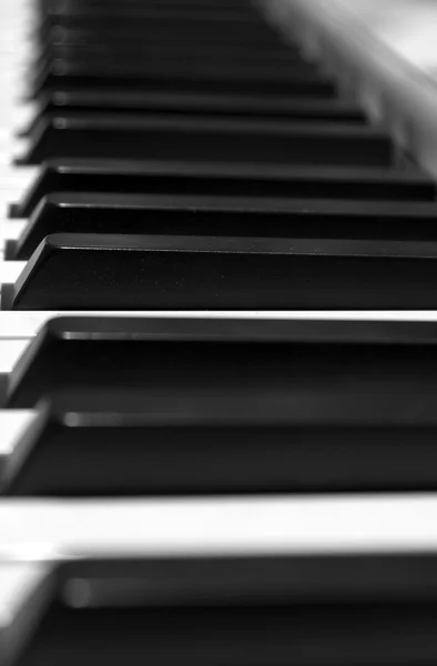 一架大钢琴的键盘 — 图库照片