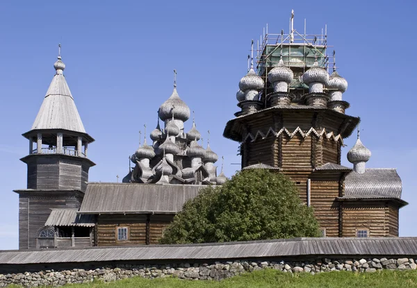 Karelia. Kizhi. A belltower and Preobraz — Stock Photo, Image