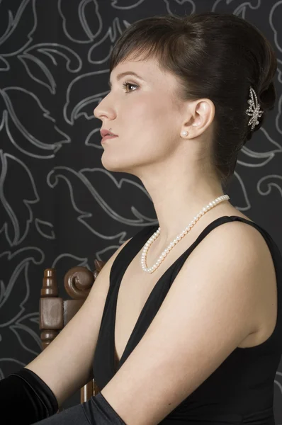 Aristokratische Dame im Abendkleid — Stockfoto