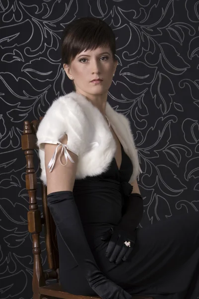 Aristokratiska dam i en aftonklänning — Stockfoto