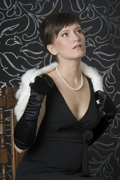 Señora aristocrática en un vestido de noche — Foto de Stock