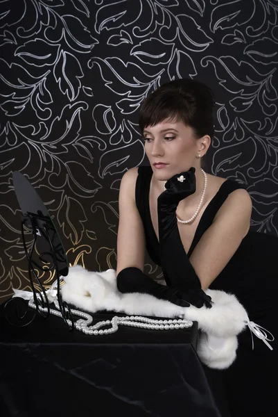 Aristocratische dame in een boudoir — Stockfoto