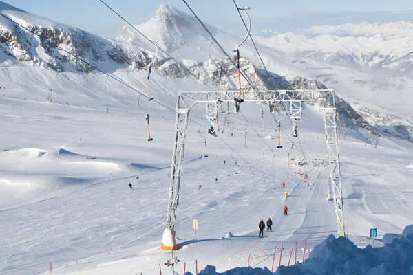 Elevador de placas en los Alpes —  Fotos de Stock