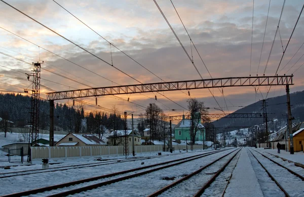 Günbatımı tren istasyonu — Stok fotoğraf