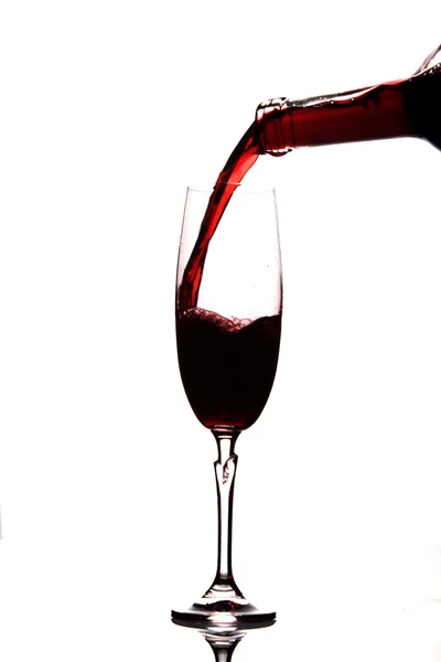 Strumień wina w szklance — Zdjęcie stockowe