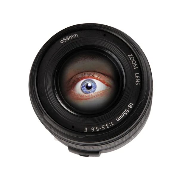 Lidské oko v objektivu — Stock fotografie