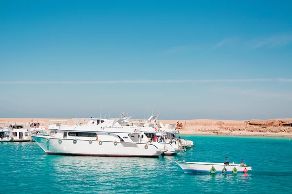 Barca e yacht — Foto Stock