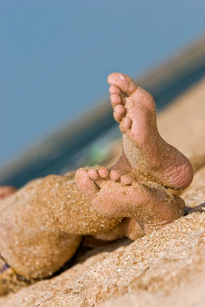 砂浜の足 — ストック写真
