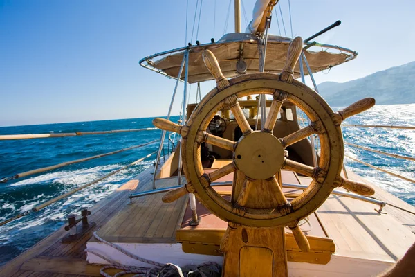 Yacht journey, steering wheel — Stock Photo, Image