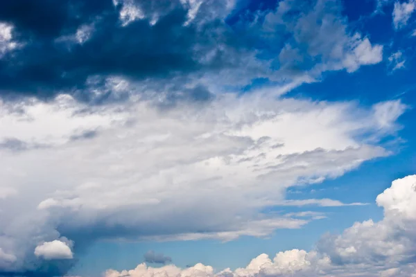 Nuvens de chuva — Fotografia de Stock