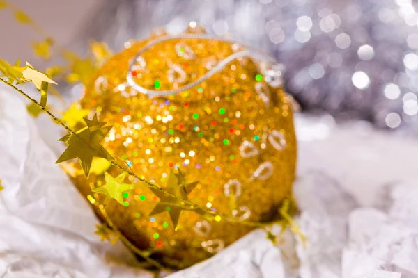黄金のクリスマス飾り — ストック写真