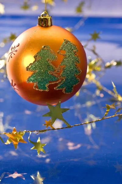 Bola de Natal dourada Imagem De Stock