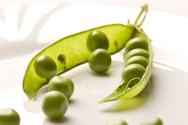 Pea pod clipart