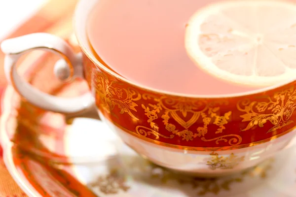 Taza de té, bodegón rojo — Foto de Stock
