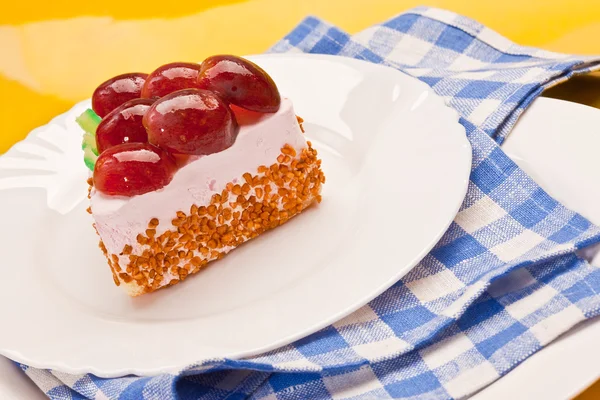 Gâteau de fantaisie aux raisins — Photo