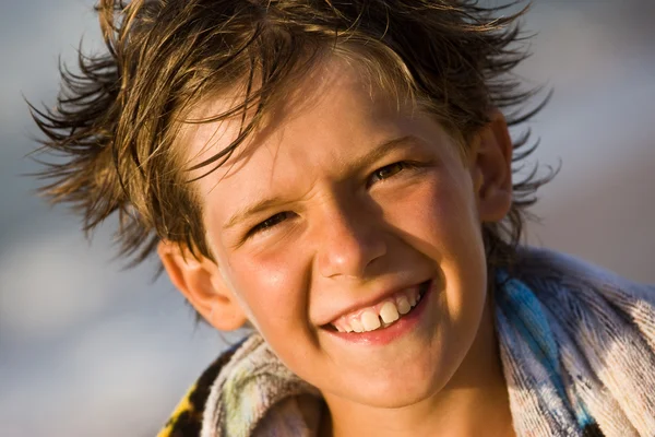 Rapaz sorridente — Fotografia de Stock