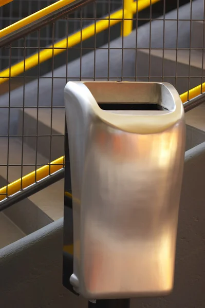 Garbage can — Stock Photo, Image