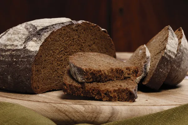 Срез ржаного хлеба — стоковое фото