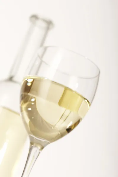 Galss van witte wijn — Stockfoto