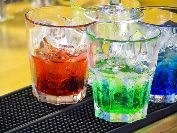 Färggrann cocktail — Stockfoto