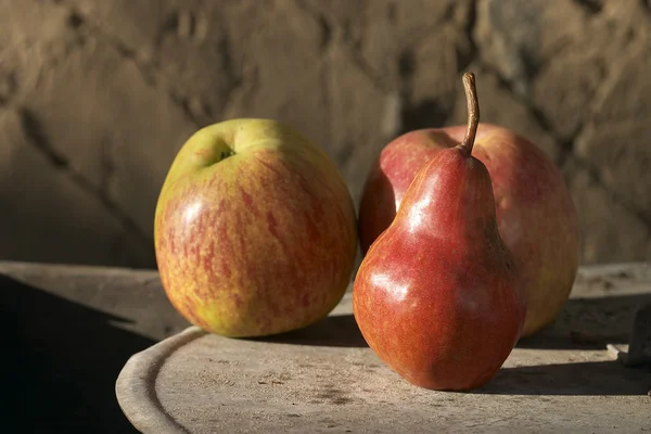 Elma ve armut — Stok fotoğraf