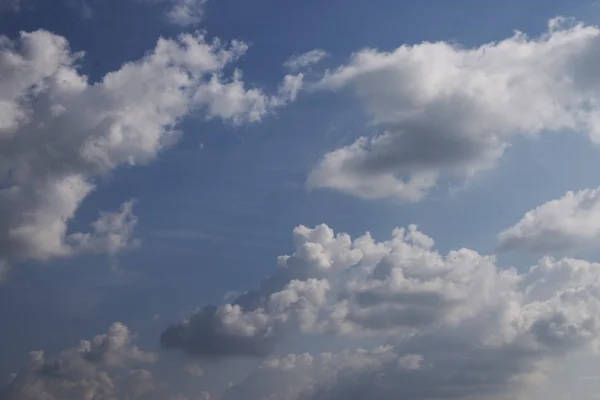 Ég, a felhők — Stock Fotó