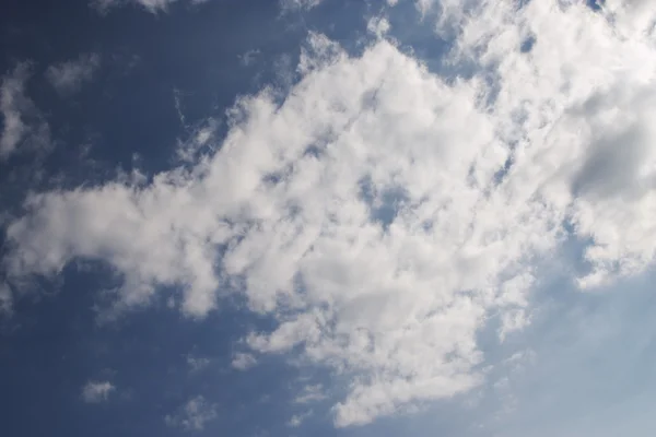 Yüksek bulutlar — Stok fotoğraf
