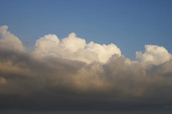 Vreemde wolk — Stockfoto