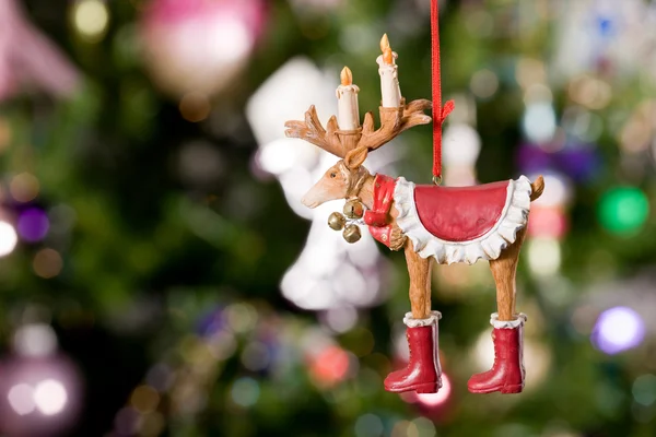 Χριστούγεννα παιχνίδι - ελάφι με το δέντρο και φως — Φωτογραφία Αρχείου