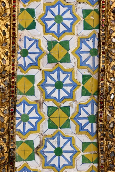 Плитка на стенах королевского дворца 7 — стоковое фото
