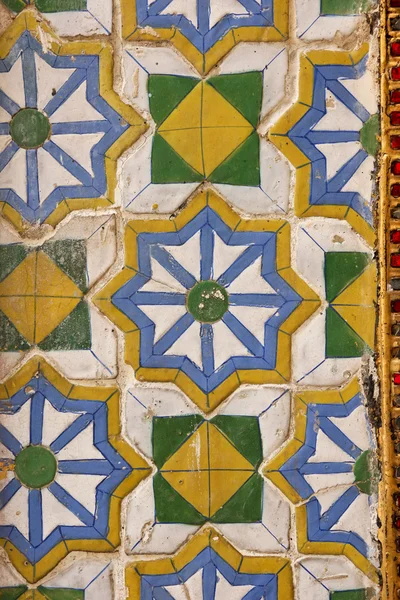 Плитки на стенах королевского дворца 8 — стоковое фото
