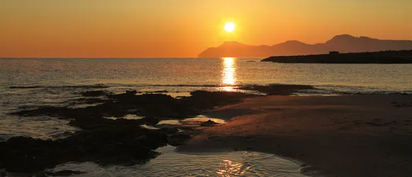 Svítání na Mallorceマヨルカ島の夜明け — ストック写真