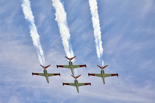 Aviones en desfile aéreo — Foto de Stock