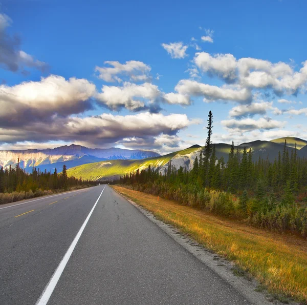 Magnificent American road. North — Stock Photo, Image