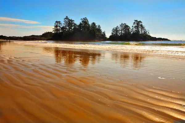 The beach on island during outflow — Stock Photo, Image