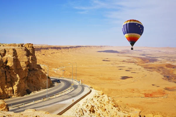 The decorative balloon and road — Stock Photo, Image
