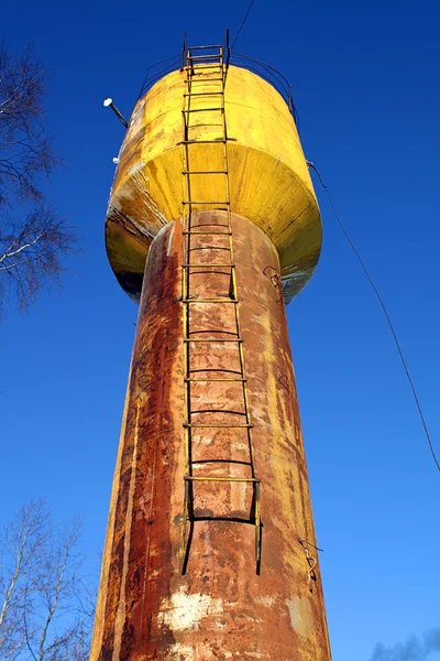 Invecchiamento torre dell'acqua — Foto Stock
