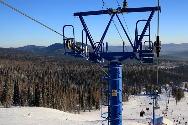 Horská lyžař výtah. — Stock fotografie