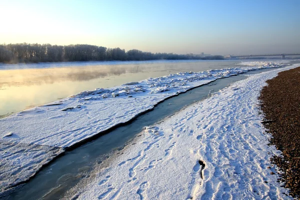 Kış manzarası. nefes Nehri — Stok fotoğraf