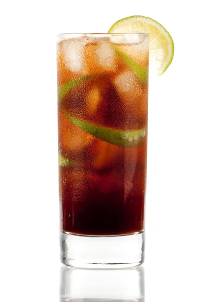 Cuba libre alcohol cocktail — Stockfoto